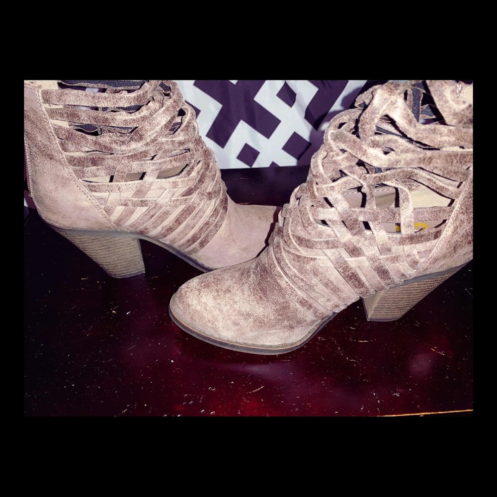 Ankle boots